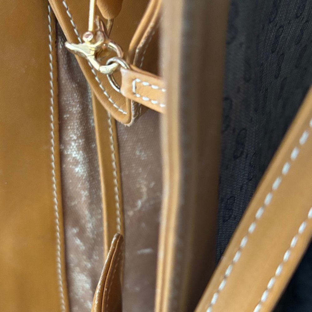 100% Authentic Gucci Tan and Brown Crossbody Bag - Picture 9 of 10